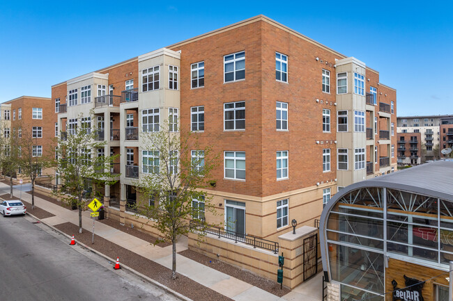 Riverbridge in Milwaukee, WI - Foto de edificio - Building Photo