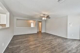 15515 Echo Stable Ln in Cypress, TX - Foto de edificio - Building Photo