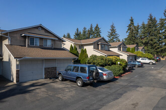 West Estates Condominiums in Everett, WA - Building Photo - Building Photo