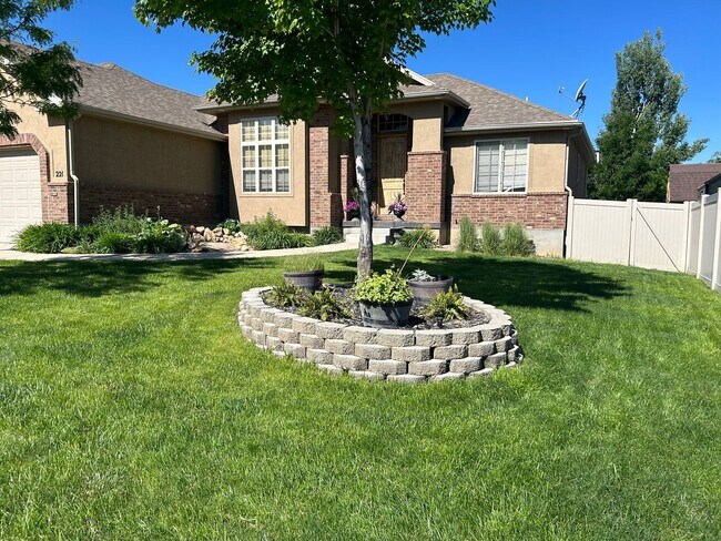 221 780 E in Salem, UT - Building Photo - Building Photo