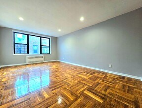 525-527 Riverdale Ave-Unit -7L in Yonkers, NY - Building Photo - Building Photo
