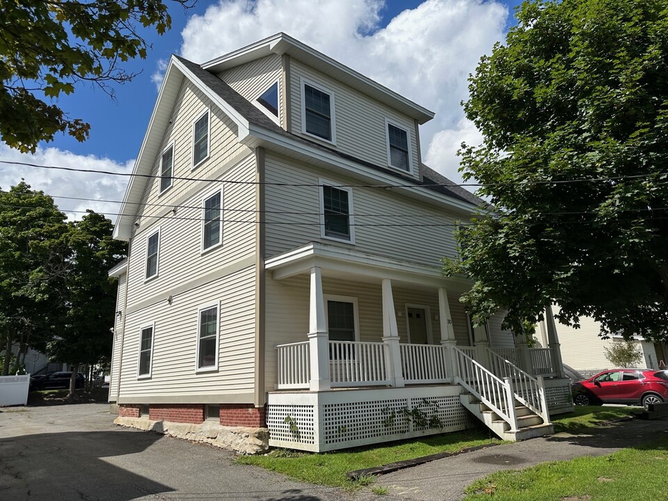 30 Spruce St in Bangor, ME - Building Photo