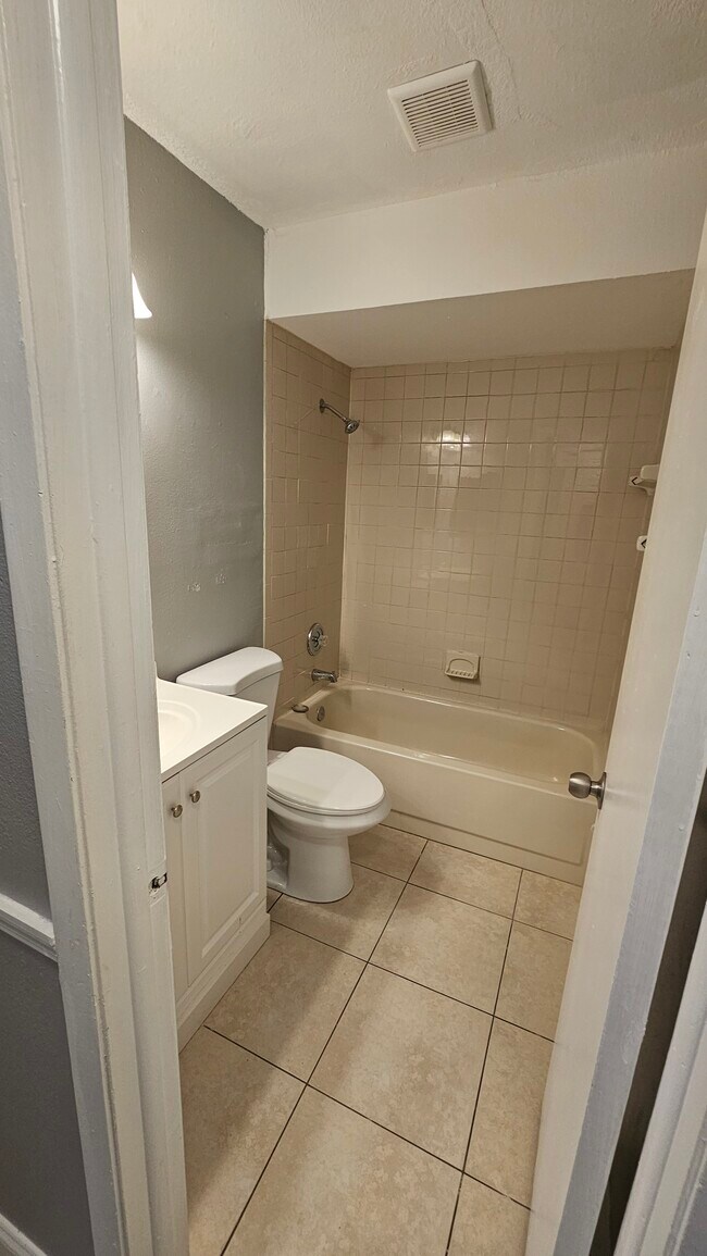 12405 Shearwater Dr in New Port Richey, FL - Building Photo - Building Photo