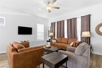 2256 E 100th St in Cleveland, OH - Building Photo - Building Photo