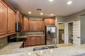 1081 E Horseshoe Dr in Chandler, AZ - Foto de edificio - Building Photo