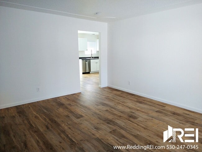 2857 Duane Ave-Unit -B in Redding, CA - Building Photo - Building Photo