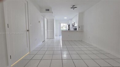 2575 SW 27th Ave in Miami, FL - Foto de edificio - Building Photo