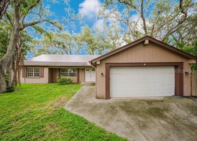 1243 Royal Oak Dr S in Dunedin, FL - Building Photo