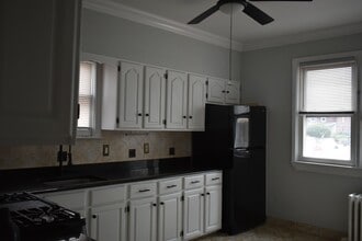44 E 4th St in Bayonne, NJ - Building Photo - Building Photo