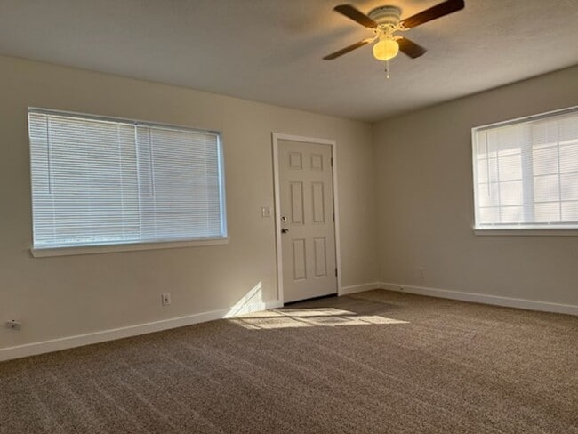 110 9th Ave in Sweet Home, OR - Building Photo - Building Photo