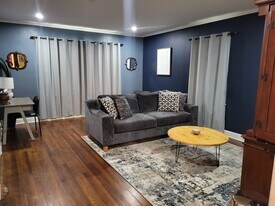 3586 Walnut Grove Rd in Memphis, TN - Building Photo