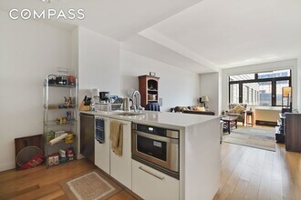 11-2 49th Ave, Unit PH2L in Queens, NY - Building Photo - Building Photo