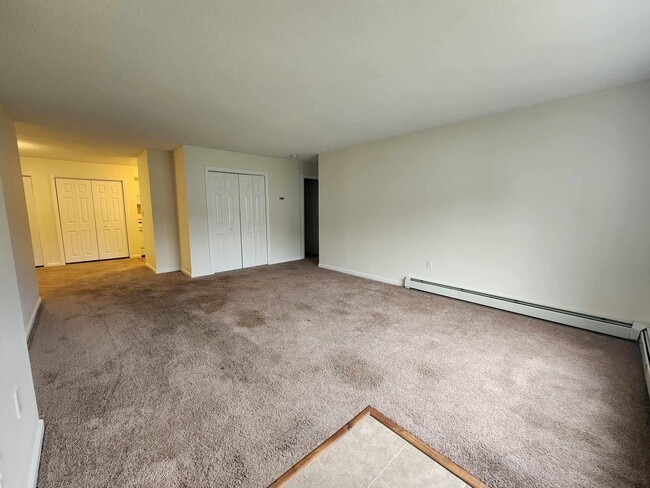 309 Springbrook Cir in Portsmouth, NH - Building Photo - Building Photo