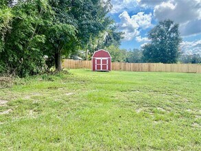 8638 Garden Way Rd in Groveland, FL - Building Photo - Building Photo