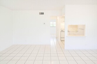 1151 NE 17th Ct in Fort Lauderdale, FL - Building Photo - Building Photo