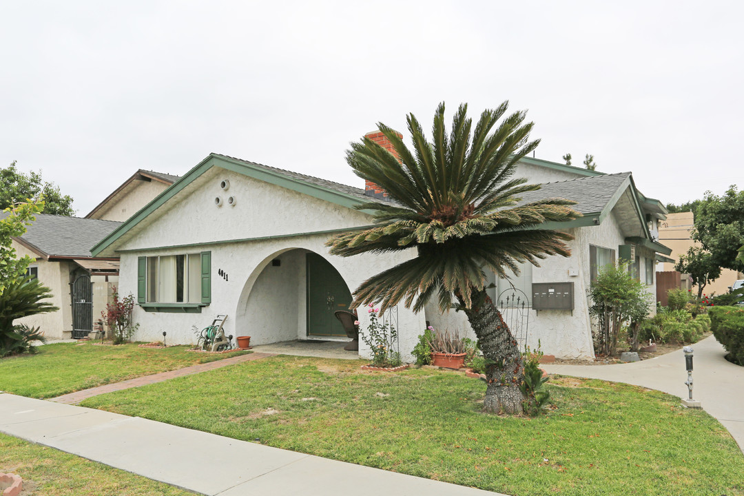 4011 Green Ave in Los Alamitos, CA - Foto de edificio