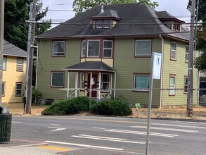 620 6th Ave, Unit 1 in Tacoma, WA - Foto de edificio - Building Photo