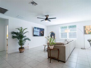 573 Vista Villages Blvd in Davenport, FL - Building Photo - Building Photo