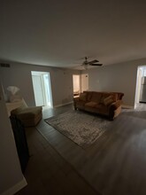 448 Deerwood St, Unit 8E in Columbia, SC - Building Photo - Building Photo