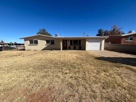 611 S Carmichael Ave in Sierra Vista, AZ - Building Photo