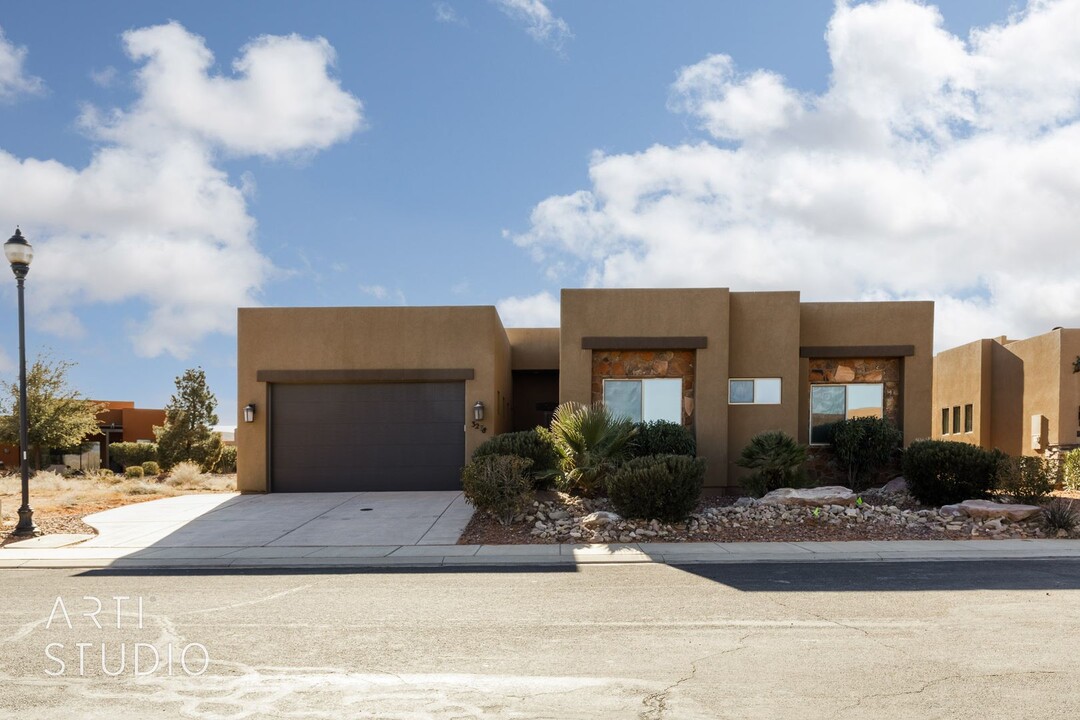 3278 Retreat Dr in Hurricane, UT - Building Photo