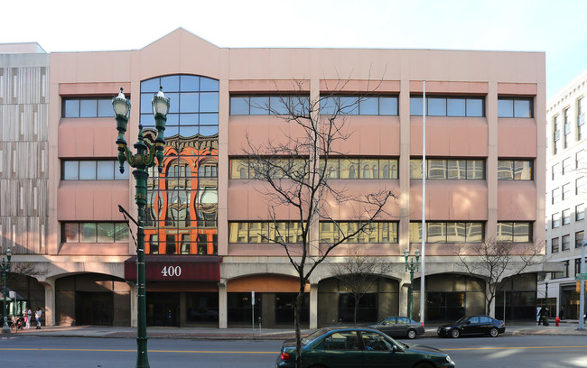 400 S Salina St in Syracuse, NY - Building Photo - Building Photo