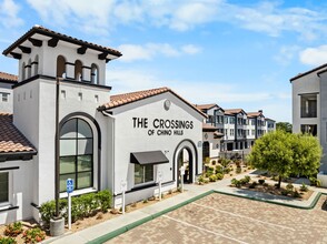 The Crossings of Chino Hills in Chino, CA - Foto de edificio - Building Photo