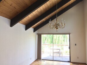 2831 Marina Dr in Alameda, CA - Building Photo - Building Photo