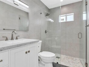 10640 SW 96th St in Miami, FL - Building Photo - Building Photo