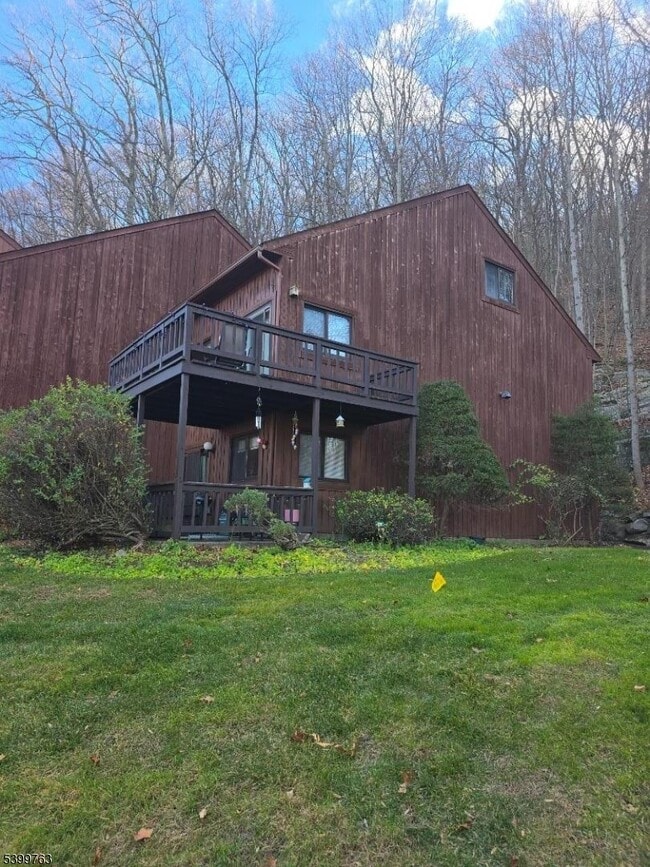 3 Steamboat Dr in Vernon, NJ - Building Photo - Building Photo