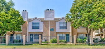 14600 Fonmeadow Dr in Houston, TX - Building Photo