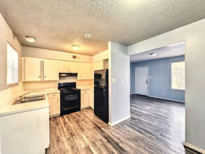 712 Martindale Rd in San Marcos, TX - Building Photo - Building Photo