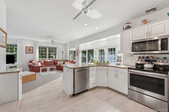 35 Halsey Rd in Southampton, NY - Building Photo - Building Photo