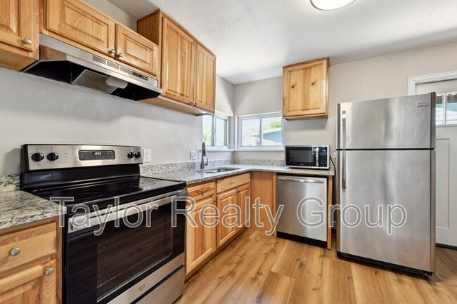 1252 Xanthia St in Denver, CO - Building Photo - Building Photo