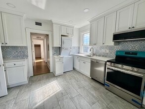 66 Church Ln in Westport, CT - Building Photo - Building Photo
