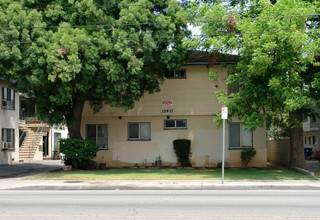 15937 Vanowen St in Van Nuys, CA - Building Photo - Building Photo