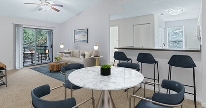 Sabal Palm at Lake Buena Vista Apartment Homes in Orlando, FL - Building Photo - Building Photo
