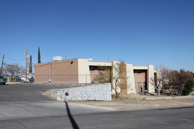 White Apartments in El Paso, TX - Building Photo - Building Photo