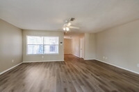 10331 Mist Ln in Houston, TX - Building Photo - Building Photo