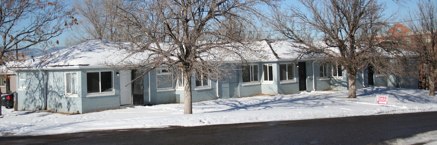 345-351 S Utica St in Denver, CO - Foto de edificio