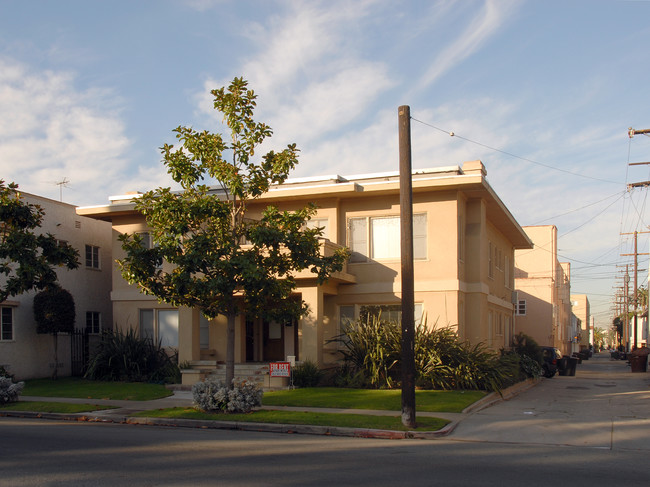 117 Cherry Ave in Long Beach, CA - Foto de edificio - Building Photo