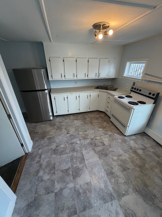 10 Somerset Plz, Unit 12-2 in Bath, ME - Building Photo - Building Photo