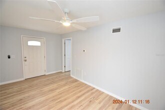1254 Grove St, Unit B in Clearwater, FL - Building Photo - Building Photo