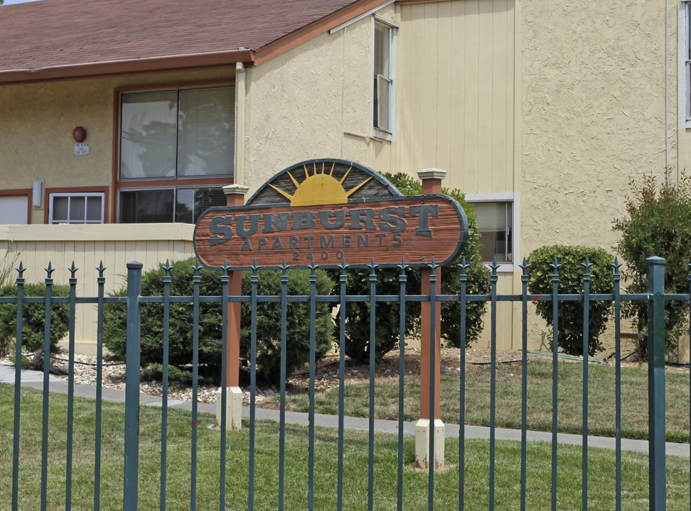 Sunburst Apartments in Santa Rosa, CA - Foto de edificio