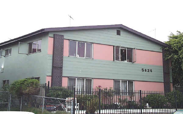 5826 Gregory Ave in Los Angeles, CA - Foto de edificio - Building Photo