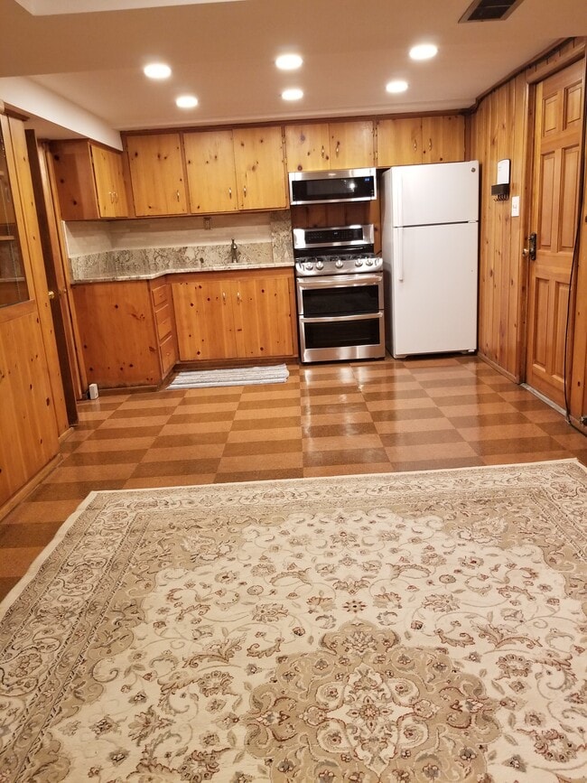 1501 S 2300 E in Salt Lake City, UT - Building Photo - Building Photo