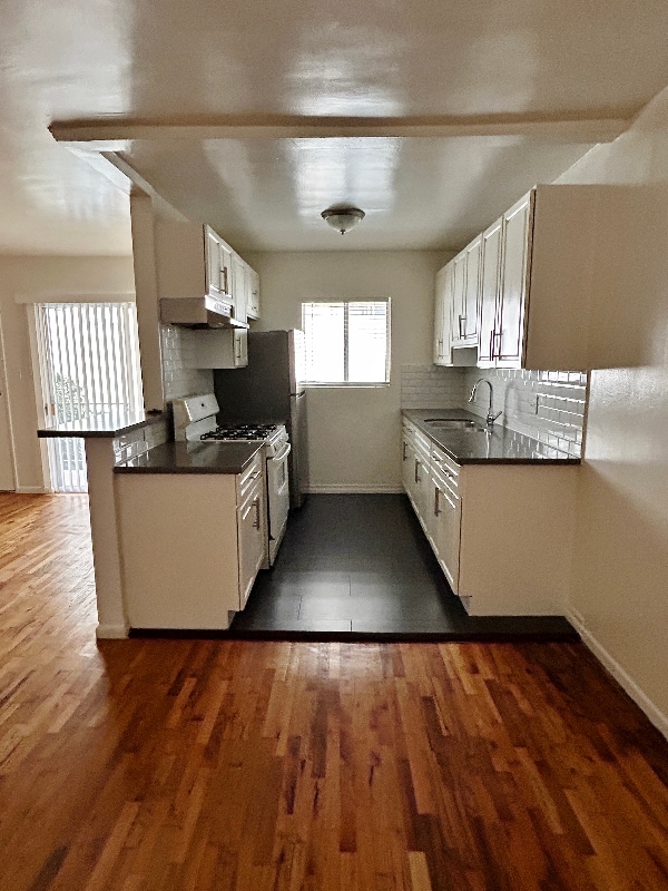 1231 N Formosa Ave
