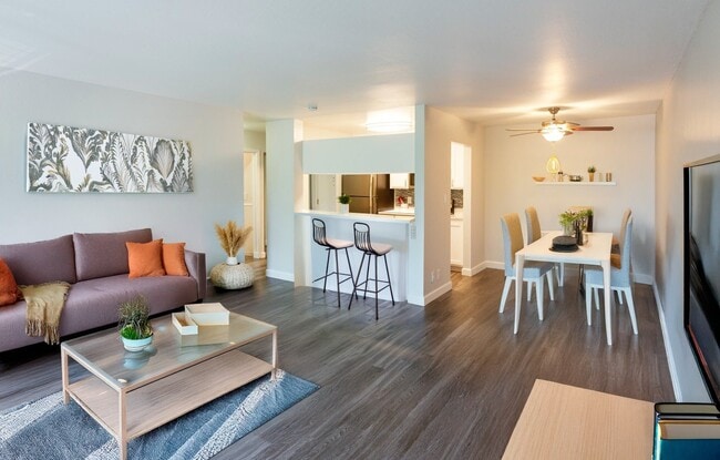 Redwood Plaza Apartments