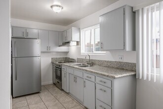981 Elden Ave in Los Angeles, CA - Building Photo - Building Photo