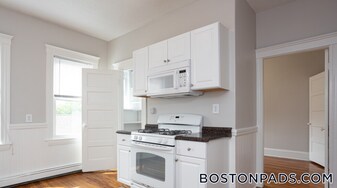 120 Columbia St, Unit #3 in Cambridge, MA - Building Photo